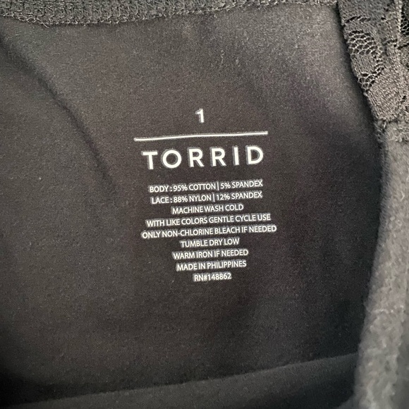 NWT Torrid 1 Blouse Black Stretch Lace Arm Top 1X Shirt Body Hugging - Picture 8 of 8